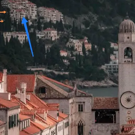 Charming With Terrace And Old Town View - One Bedroom With Terrace Appartamento