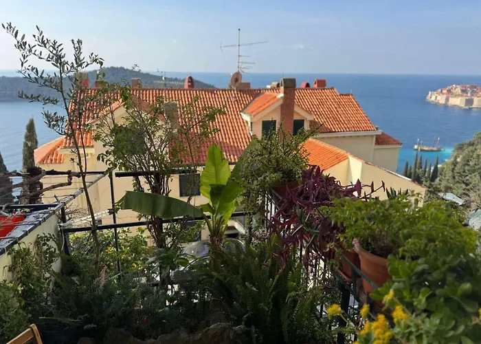 Charming With Terrace And Old Town View - One Bedroom With Terrace 公寓 *