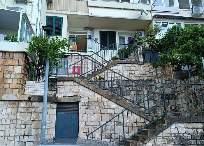 Charming With Terrace And Old Town View - One Bedroom With Terrace Lägenhet
