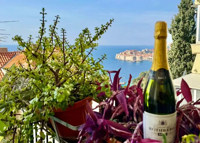 Charming With Terrace And Old Town View - One Bedroom With Terrace Appartement
